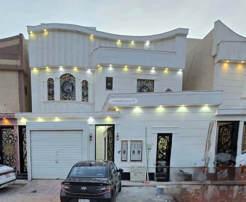Villa 301 SQM with 2 Apartments Facing North Ar-Rimal, East Riyadh, Riyadh