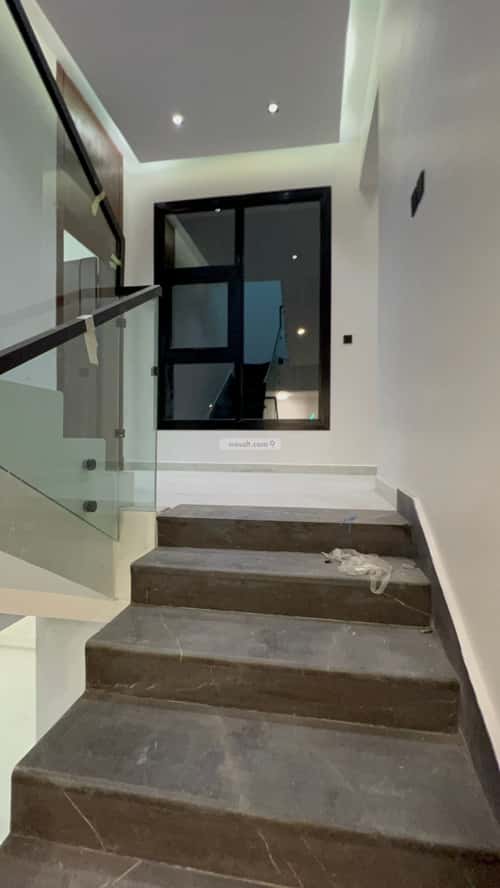 فيلا 5 غرف في الجنادرية