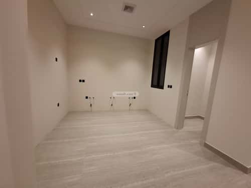 Floor 135 SQM with 5 Bedrooms Al-Muanisiyah, East Riyadh, Riyadh