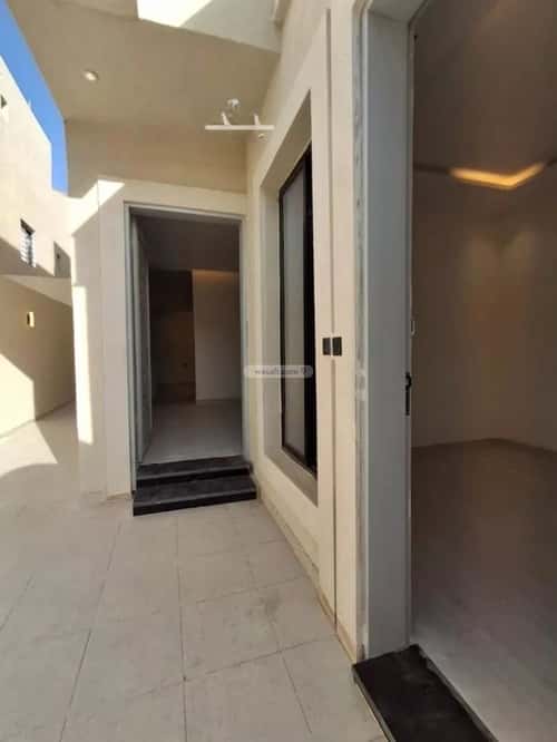 Floor 220 SQM with 5 Bedrooms Bader, South Riyadh, Riyadh