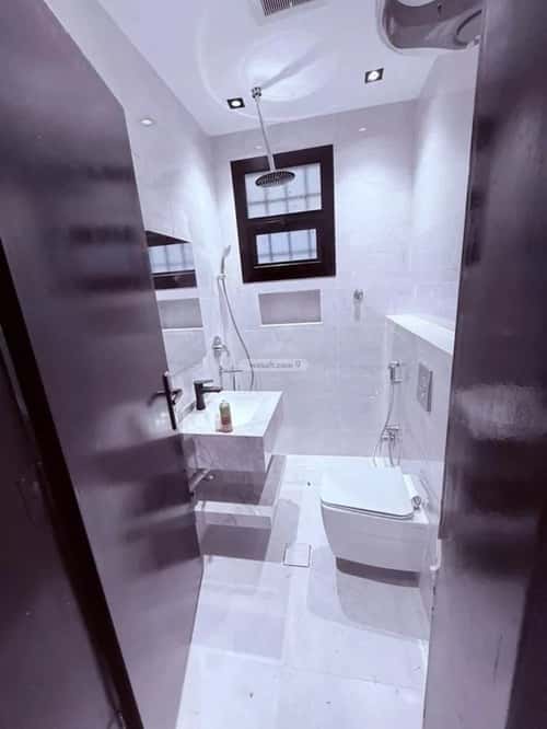 Floor 325 SQM with 4 Bedrooms Al-Muanisiyah, East Riyadh, Riyadh