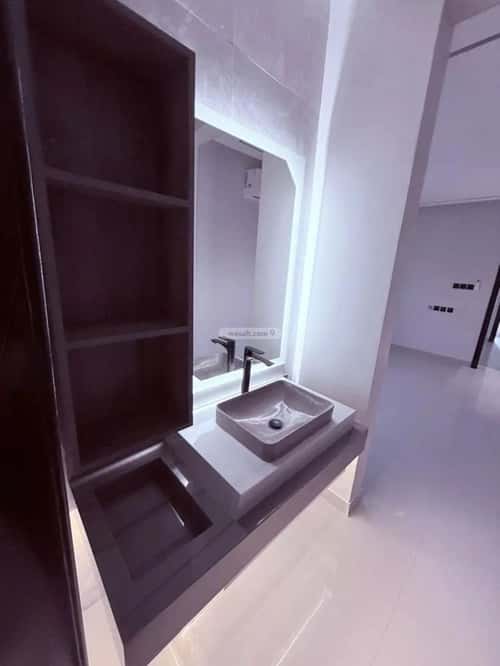 Floor 325 SQM with 4 Bedrooms Al-Muanisiyah, East Riyadh, Riyadh