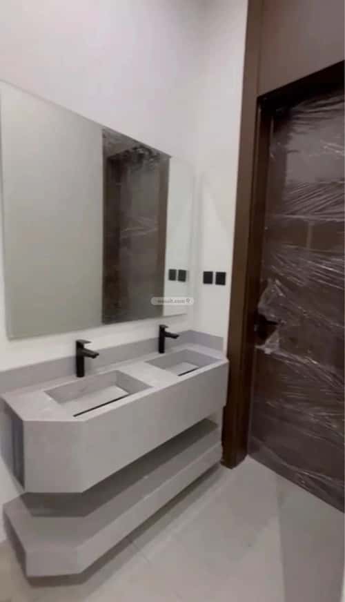 فيلا 242 متر مربع غربية على شارع 15م طويق، غرب الرياض، الرياض