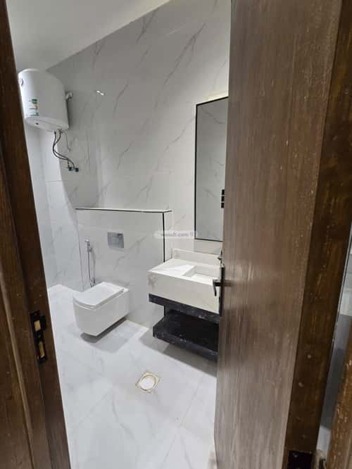 Floor 192 SQM with 5 Bedrooms Al Marjan, East Riyadh, Riyadh