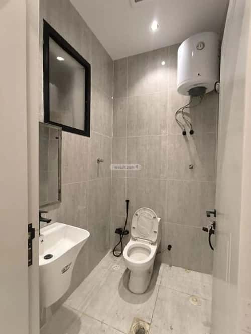 دور 280 متر مربع ب 5 غرف عكاظ، جنوب الرياض، الرياض