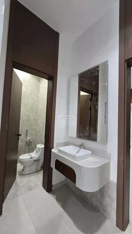 Floor 231 SQM with 6 Bedrooms Okaz, South Riyadh, Riyadh