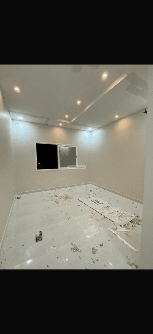 فيلا 300 متر مربع غربية على شارع 18م الأمانة، الدمام