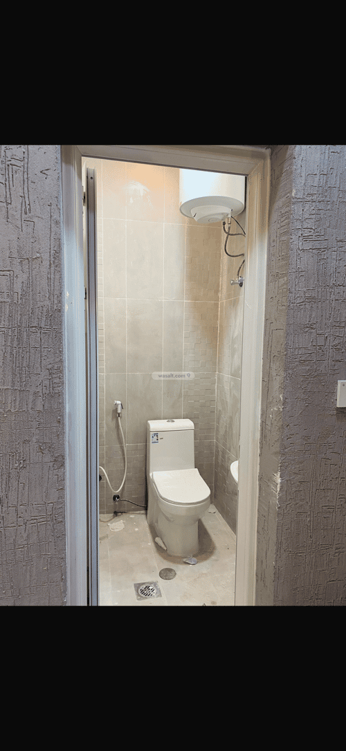 فيلا 300 متر مربع غربية على شارع 18م الأمانة، الدمام