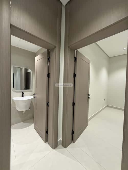 فيلا 253 متر مربع غربية على شارع 18م الأمواج، الخبر