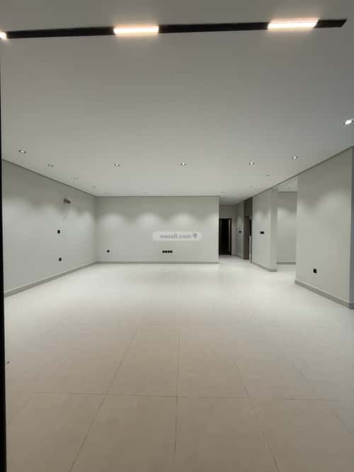 فيلا 253 متر مربع غربية على شارع 18م الأمواج، الخبر