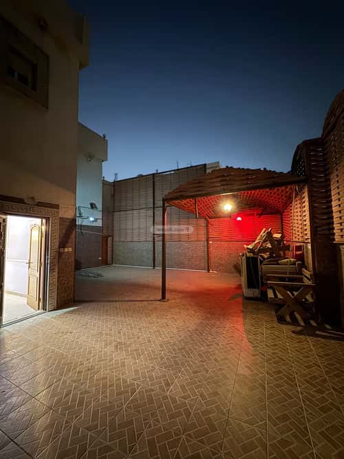 فيلا 272 متر مربع شرقية على شارع 15م المروة، شمال جدة، جدة