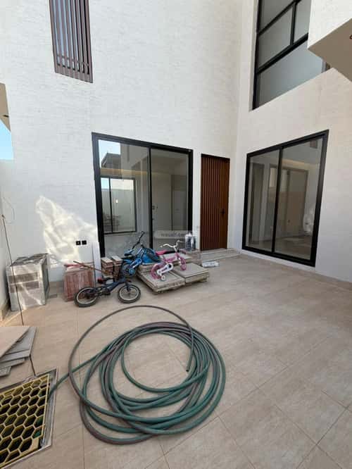 5 bedroom villa in Al Mahdiyyah