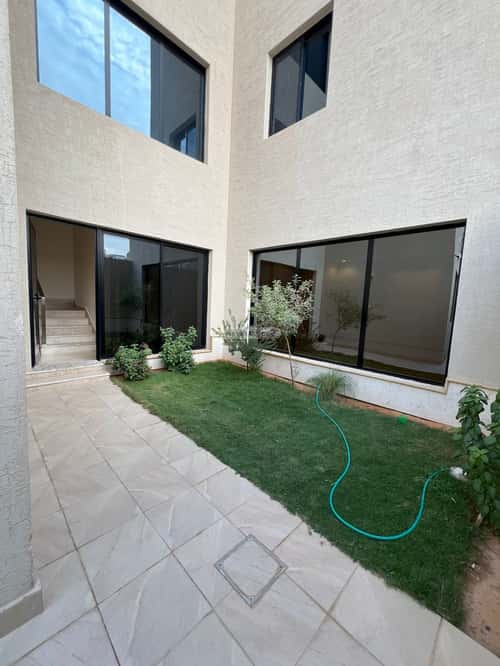 Villa 200 SQM Facing South on 20m Width Street Al-Mahdiyah, West Riyadh, Riyadh