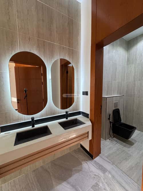 Villa 270 SQM with 1 Apartment Facing North Al-Janadriyah, East Riyadh, Riyadh