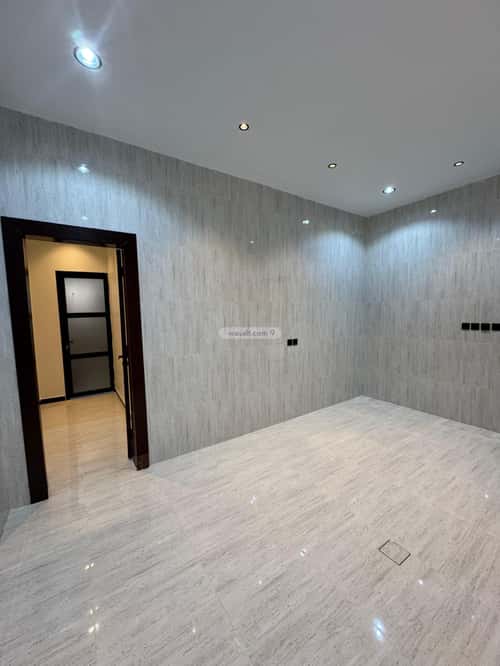 Floor with 5 Bedrooms Al-Janadriyah, East Riyadh, Riyadh