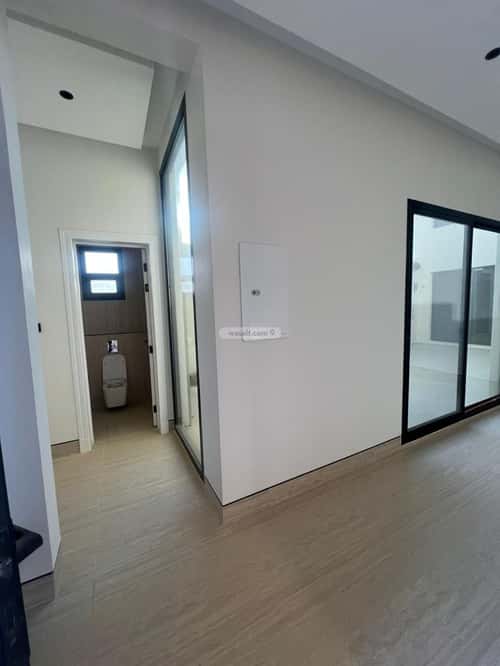 فيلا 300 متر مربع جنوبية على شارع 20م المهدية، غرب الرياض، الرياض