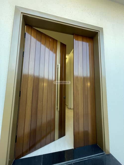 فيلا 369 متر مربع شرقية على شارع 32م الوفاء، شرق جدة، جدة