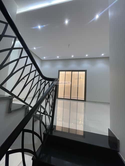 فيلا 369 متر مربع شرقية على شارع 32م الوفاء، شرق جدة، جدة