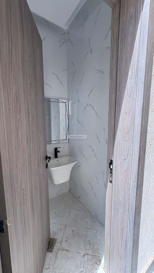 Floor 300 SQM with 5 Bedrooms Al Khobar, Madinah