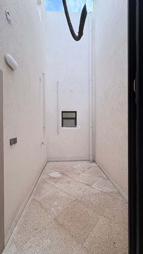 Floor 300 SQM with 5 Bedrooms Al Khobar, Madinah