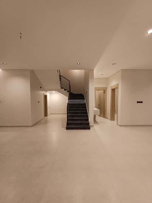 فيلا 300 متر مربع شمالية على شارع 12م الرحمانية، شرق جدة، جدة