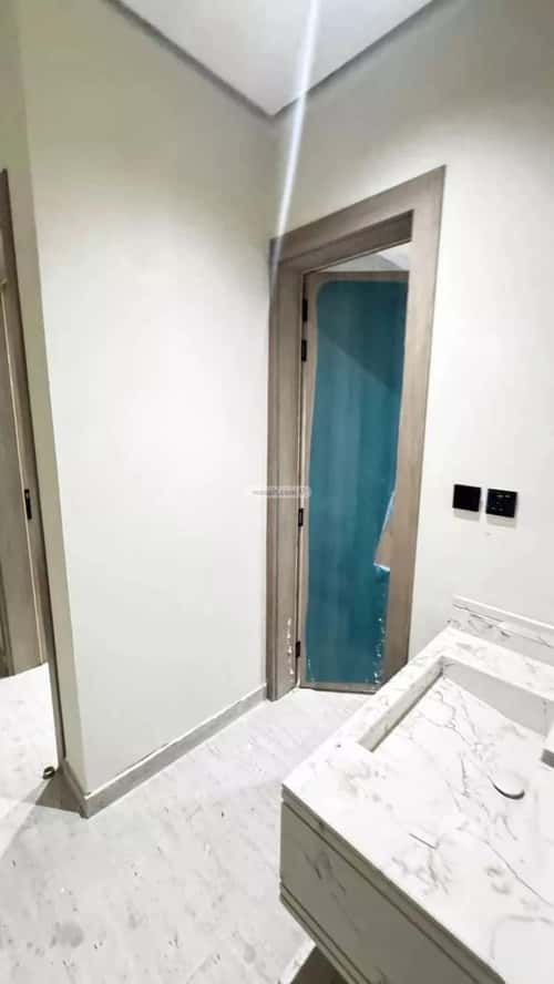 شقة 185 متر مربع ب 5 غرف الشعلة، الدمام