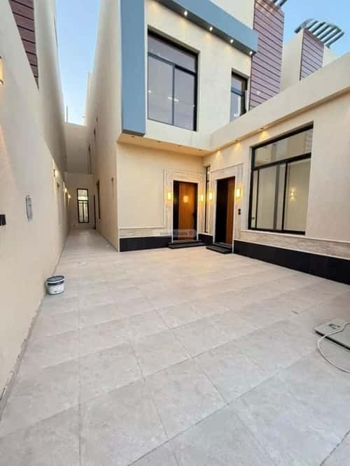 فيلا 300 متر مربع شرقية على شارع 18م العوالي، غرب الرياض، الرياض