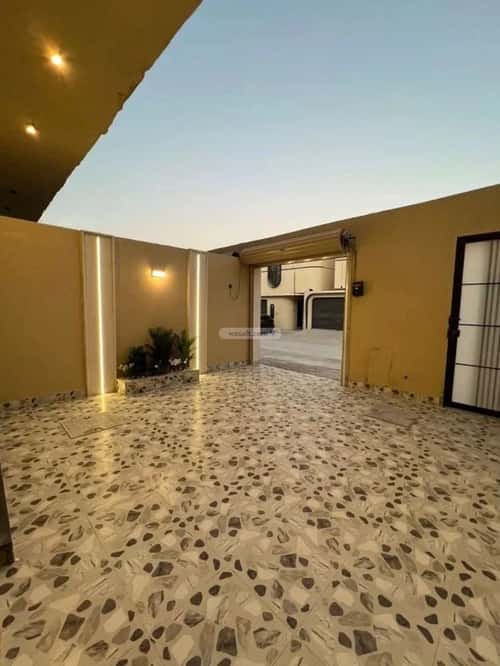 فيلا 252 متر مربع شرقية على شارع 18م طويق، غرب الرياض، الرياض