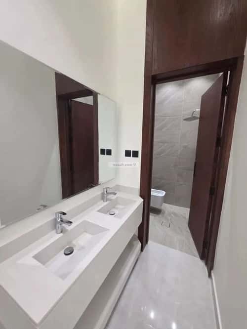 فيلا 231 متر مربع شرقية على شارع 20م العوالي، غرب الرياض، الرياض