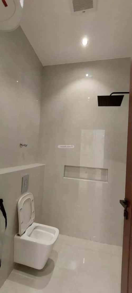 فيلا 300 متر مربع غربية على شارع 20م العوالي، غرب الرياض، الرياض