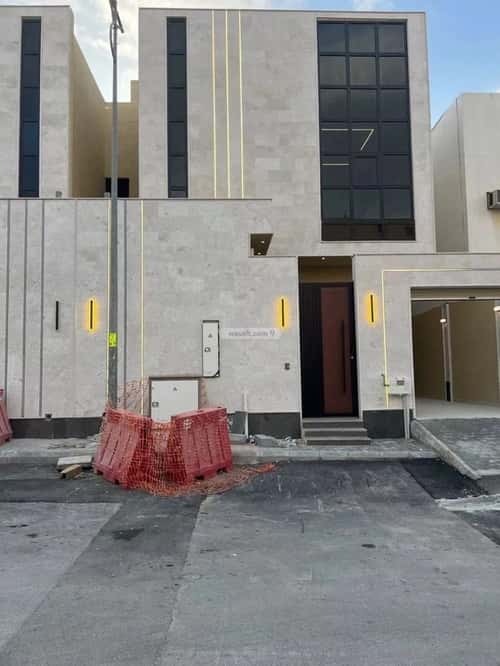 فيلا 322 متر مربع شرقية على شارع 18م طويق، غرب الرياض، الرياض