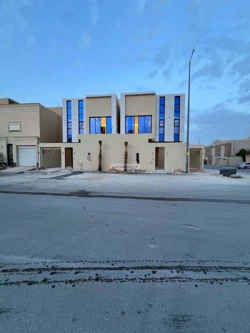 فيلا 313 متر مربع شمالية شرقية على شارع 20م الحزم، غرب الرياض، الرياض