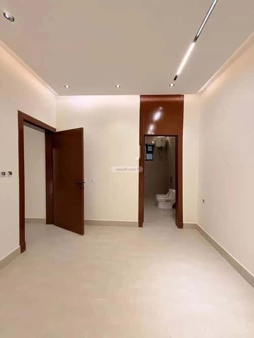 فيلا 245 متر مربع شرقية على شارع 20م عكاظ، جنوب الرياض، الرياض