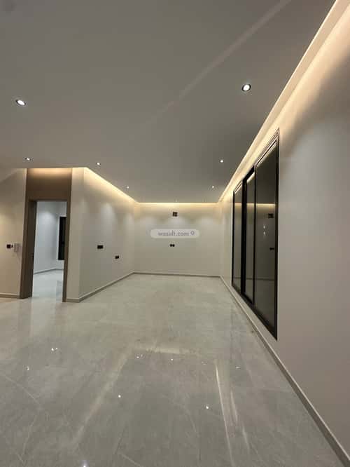 Villa 250 SQM Facing West on 18m Width Street King Fahad Dist, Aldammam