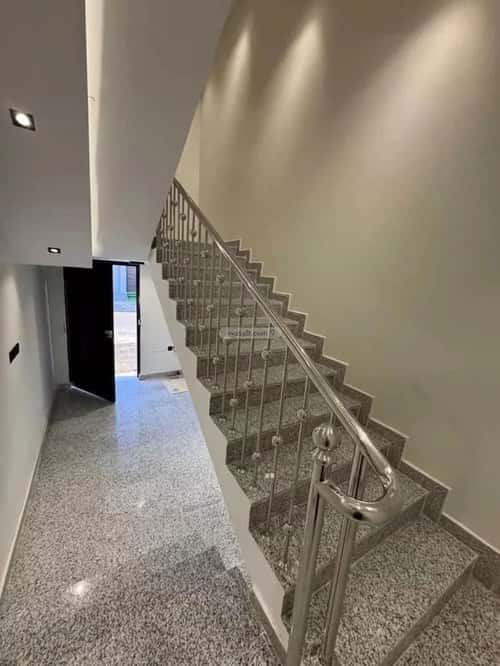 شقة 338 متر مربع ب 8 غرف الورود، خميس مشيط