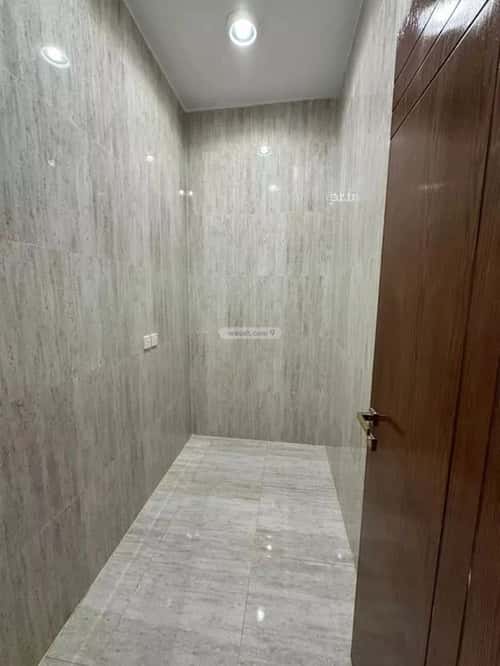 شقة 372 متر مربع ب 9 غرف الزهور، أبها