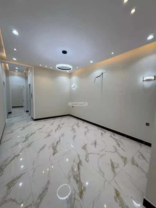 Floor 258 SQM with 6 Bedrooms North Of Solidarity, Khamis Mushait