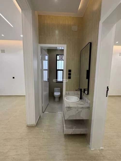 دور 329 متر مربع ب 8 غرف المعلاة، أحد رفيدة