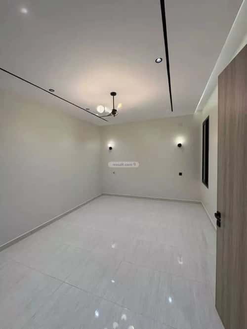 شقة 341 متر مربع ب 8 غرف المعلاة، أحد رفيدة