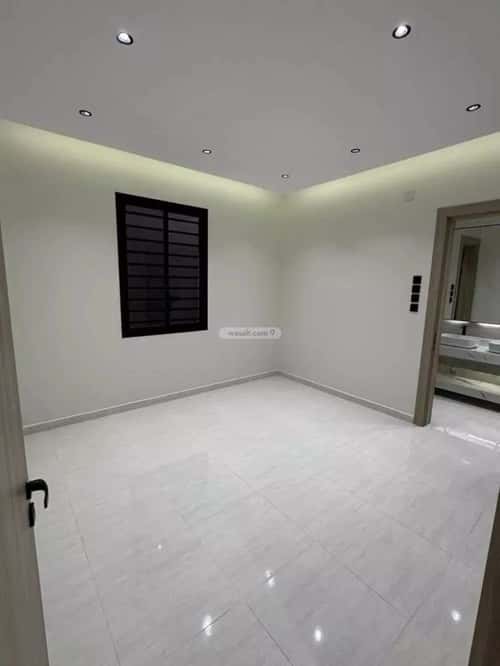 شقة 341 متر مربع ب 8 غرف المعلاة، أحد رفيدة