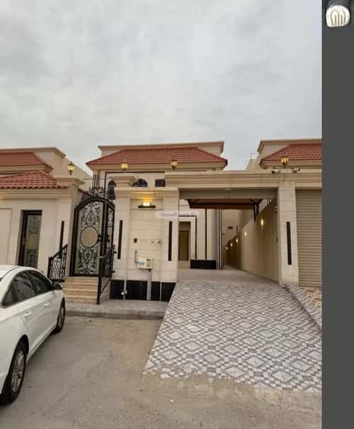 فيلا 437 متر مربع غربية على شارع 30م الشراع، الخبر