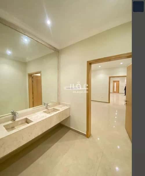 فيلا 345 متر مربع شرقية على شارع 15م التحلية، الخبر