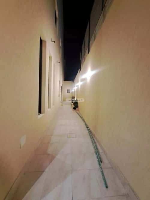 Floor 165 SQM with 3 Bedrooms Dahrat Al-Badeah, West Riyadh, Riyadh