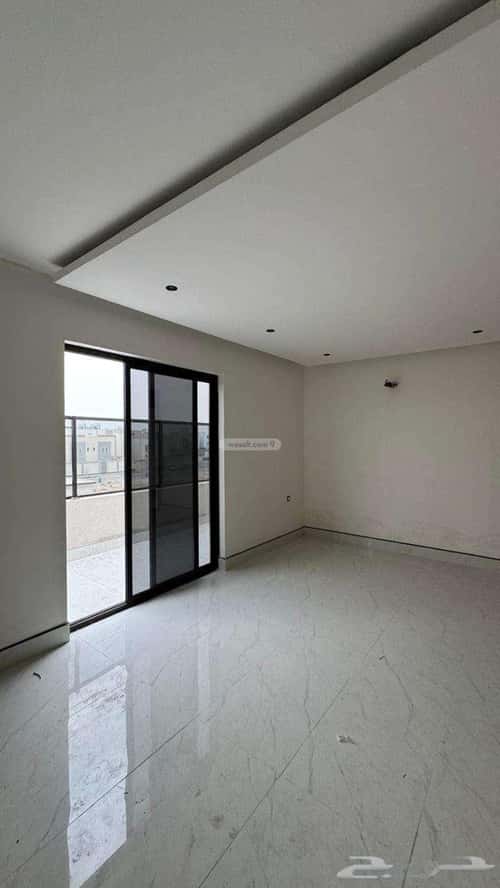 فيلا 235 متر مربع جنوبية غربية على شارع 15م الصواري، الخبر