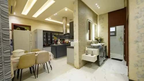 11 bedroom villa in Al Aridh