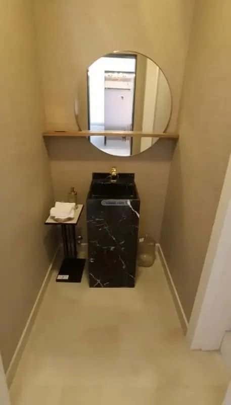 فيلا 297 متر مربع شرقية على شارع 15م النرجس، شمال الرياض، الرياض