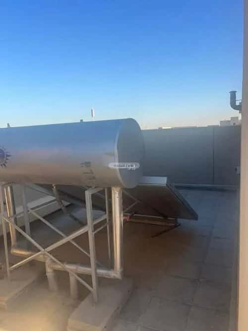 فيلا 300 متر مربع شمالية شرقية على شارع 12م سدرة، الرياض