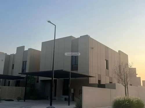 فيلا 300 متر مربع شمالية شرقية على شارع 12م سدرة، الرياض