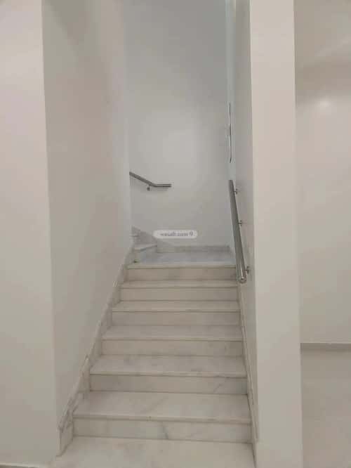 فيلا 330 متر مربع جنوبية على شارع 20م العارض، شمال الرياض، الرياض