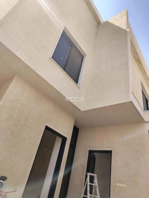 فيلا 236 متر مربع شرقية على شارع 15م العارض، شمال الرياض، الرياض